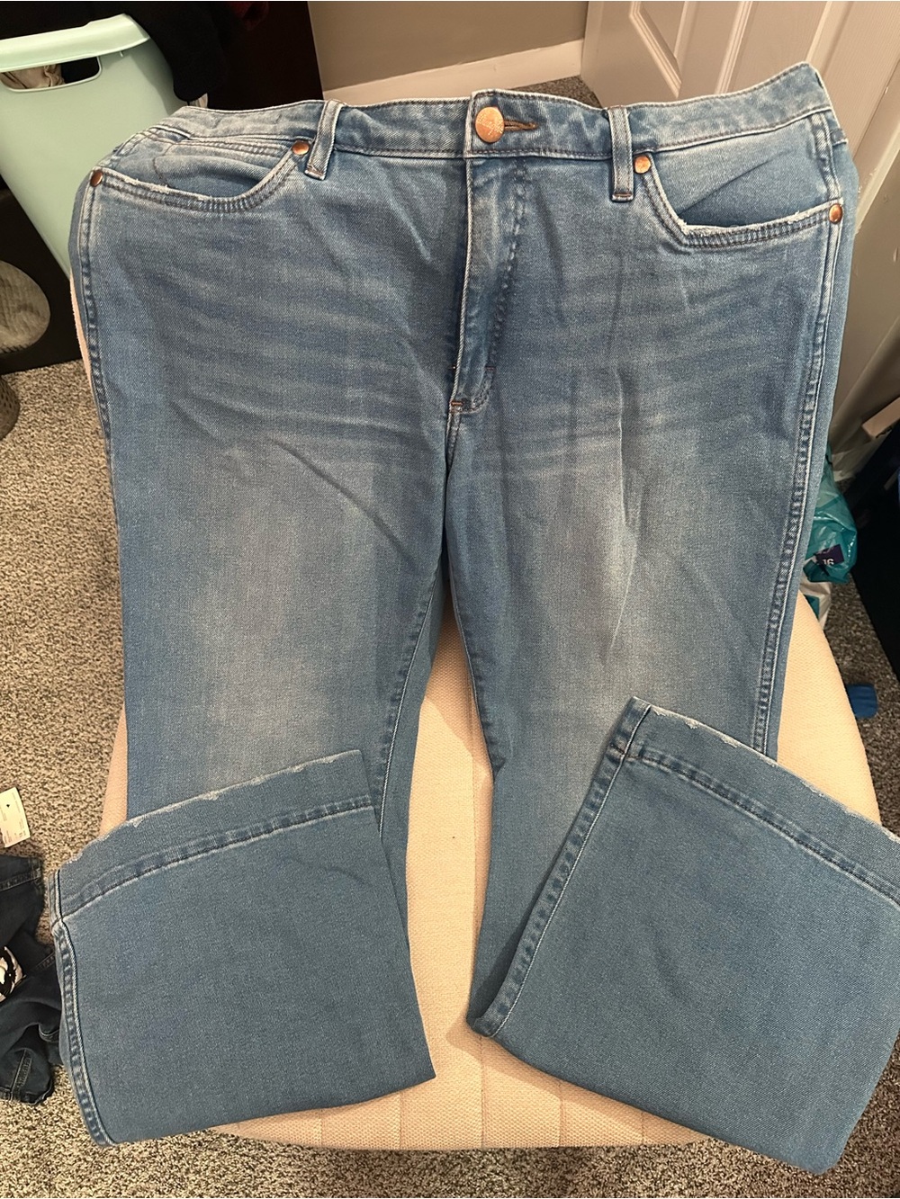 Wrangler Women’s Boot Cut Jeans in Light Blue Wash